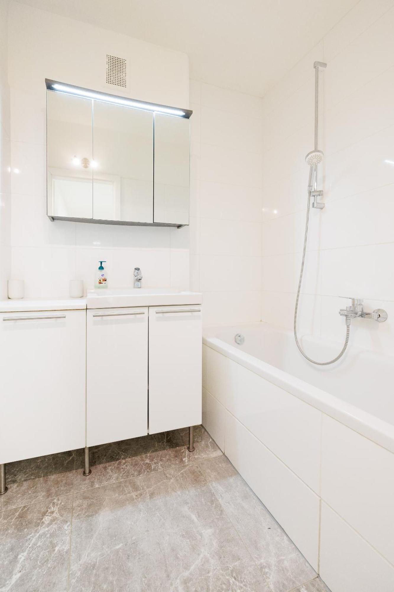 Cozy, Spacious And Charming 4 Bedrooms Apartament Vienna Exterior photo